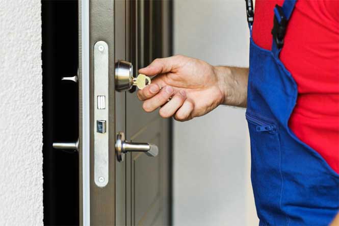 How to Remove a Broken Key From a Door Lock