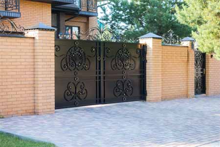 Safety Considerations When Choosing a Front Gate